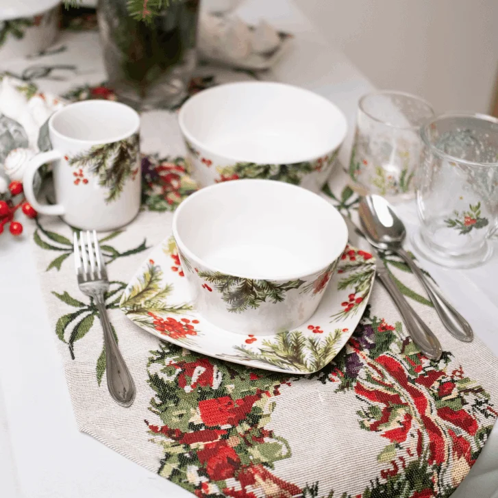 Хвойный лес — это элегантная коллекция посуды, вдохновленная зимним лесом