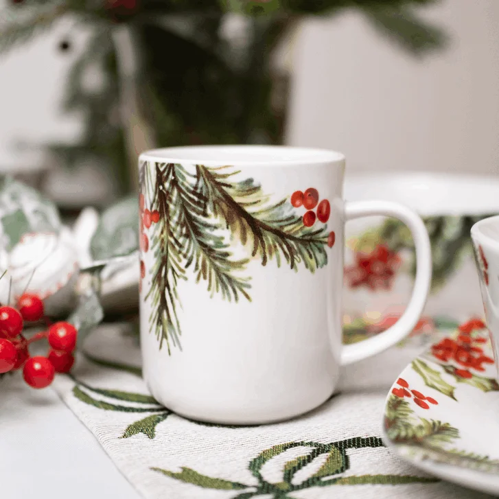 Хвойный лес — это элегантная коллекция посуды, вдохновленная зимним лесом